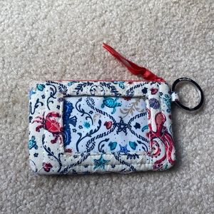 I am selling a vera bradley card holder!